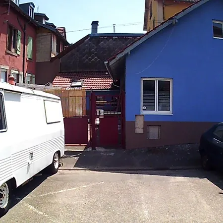 Maison Bleue Homestay
